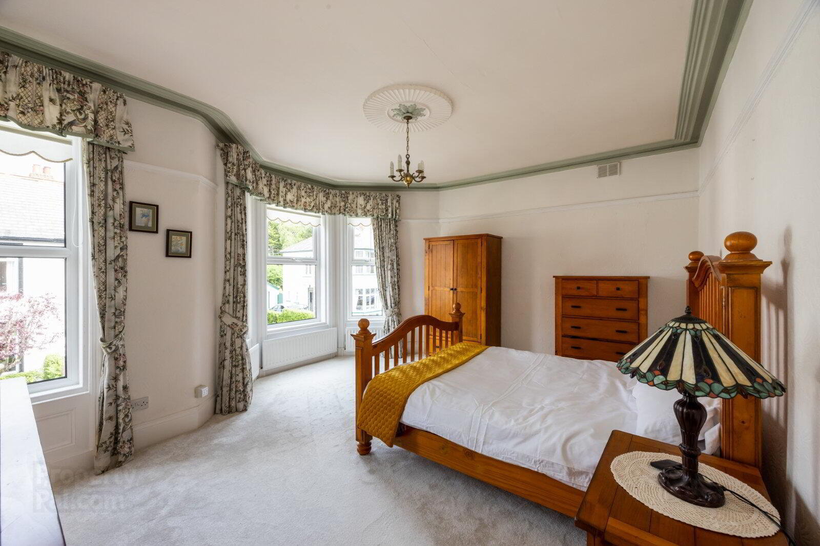92 Marlborough Park Central 9 of 17