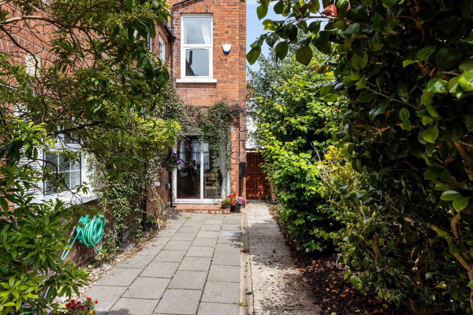 92 Marlborough Park Central 15 of 17