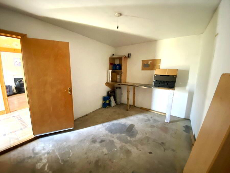 86 Lawnsdale 19 of 24