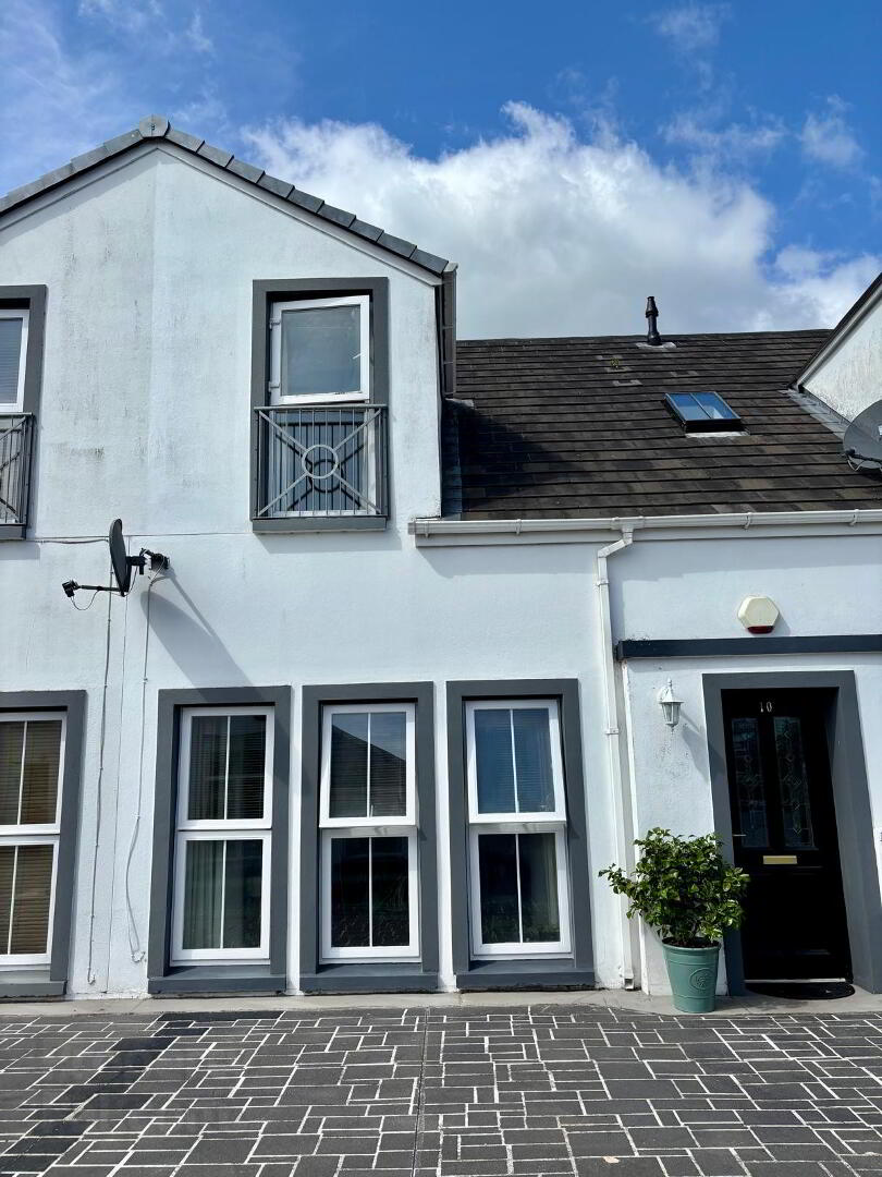 10 Gillespie Court 1 of 17