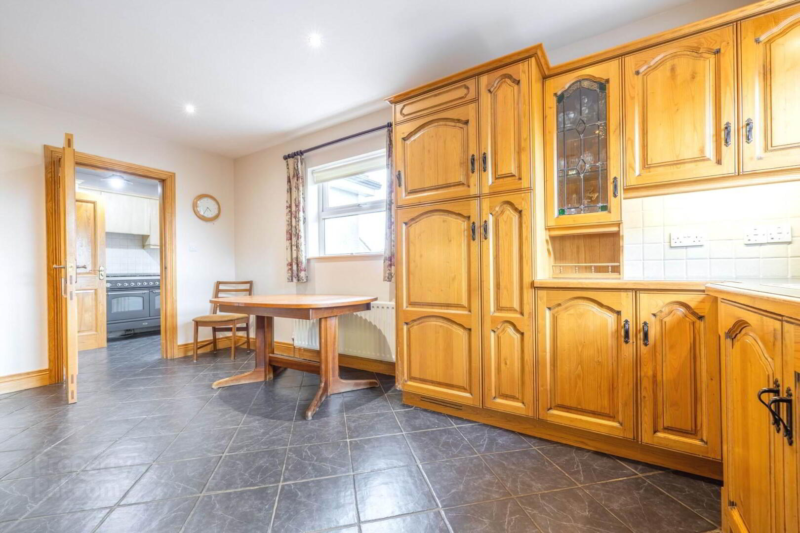 1 Colebrooke Park Road 16 of 52