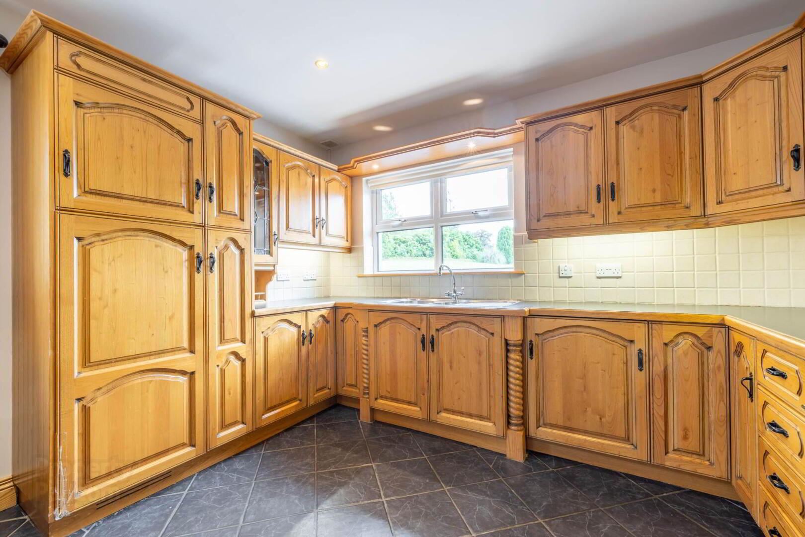 1 Colebrooke Park Road 15 of 52