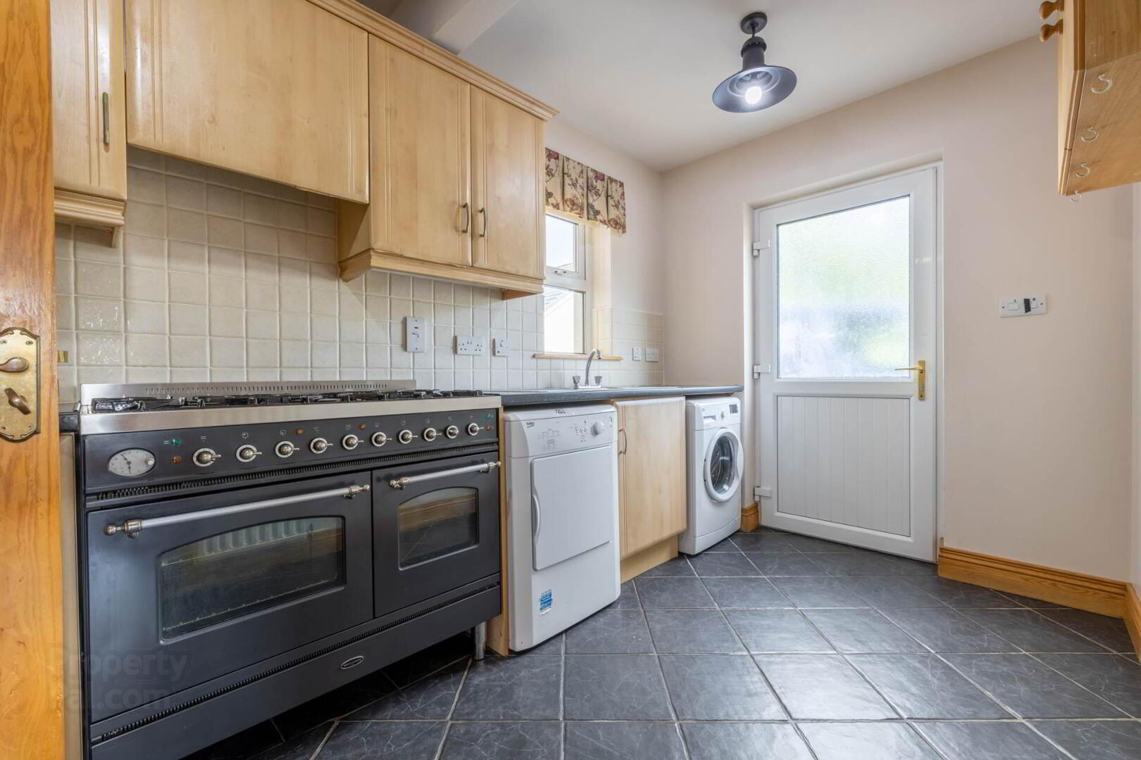 1 Colebrooke Park Road 35 of 52