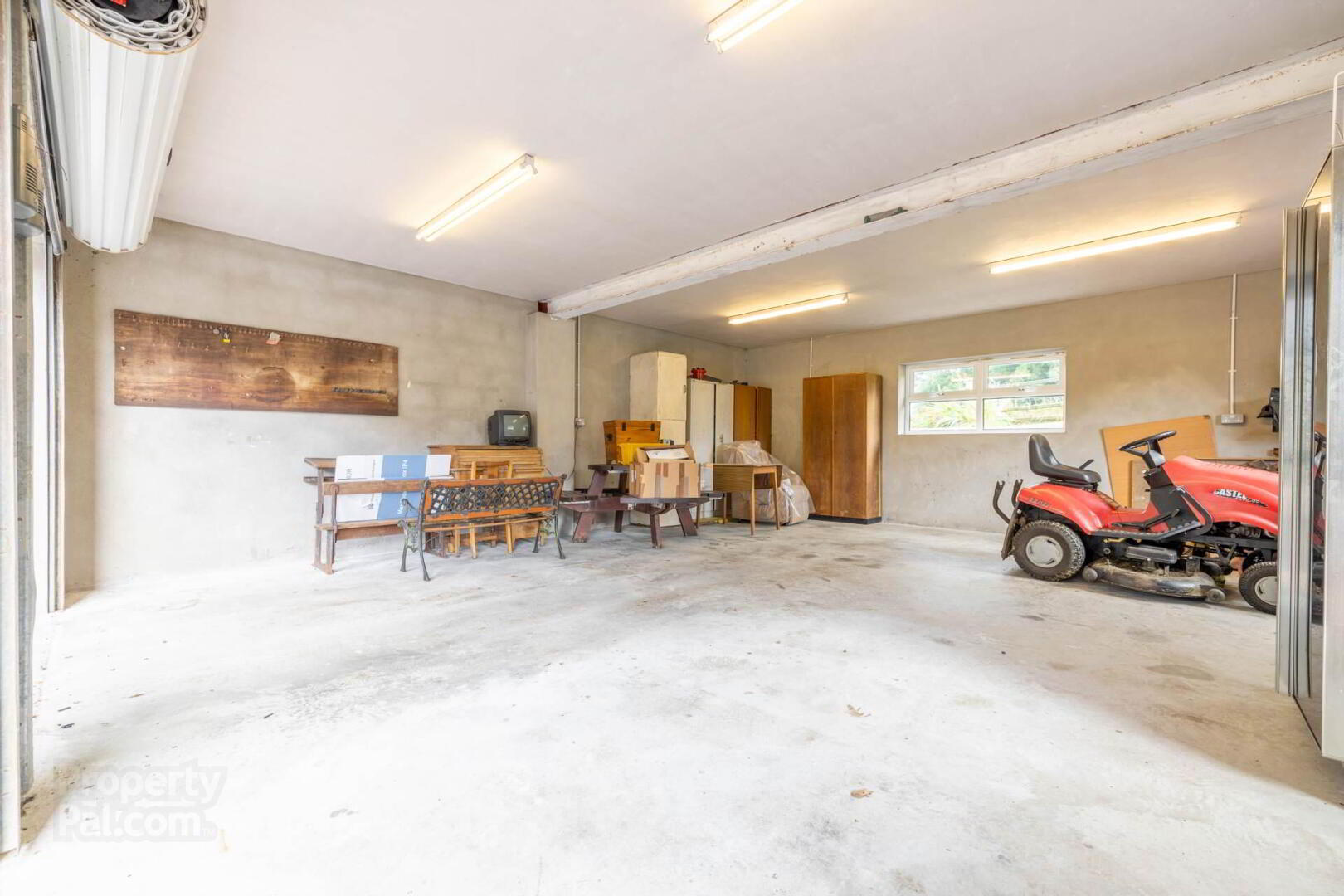 1 Colebrooke Park Road 41 of 52