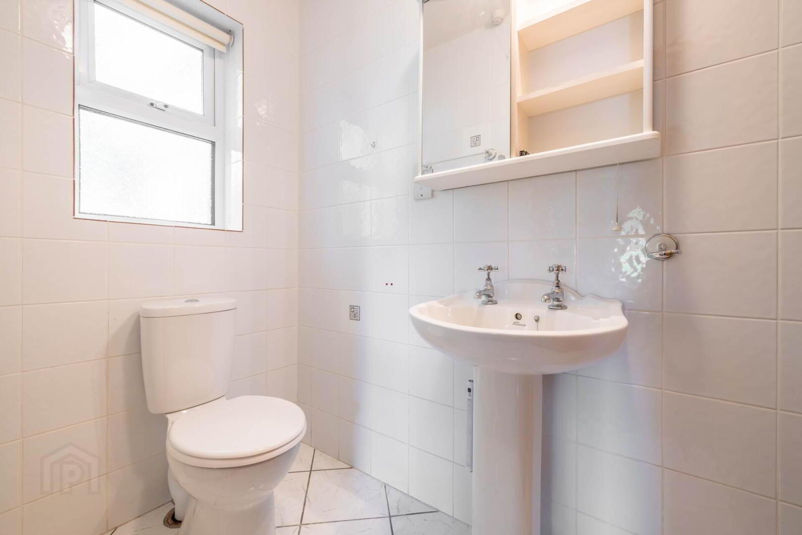 1 Colebrooke Park Road 27 of 52