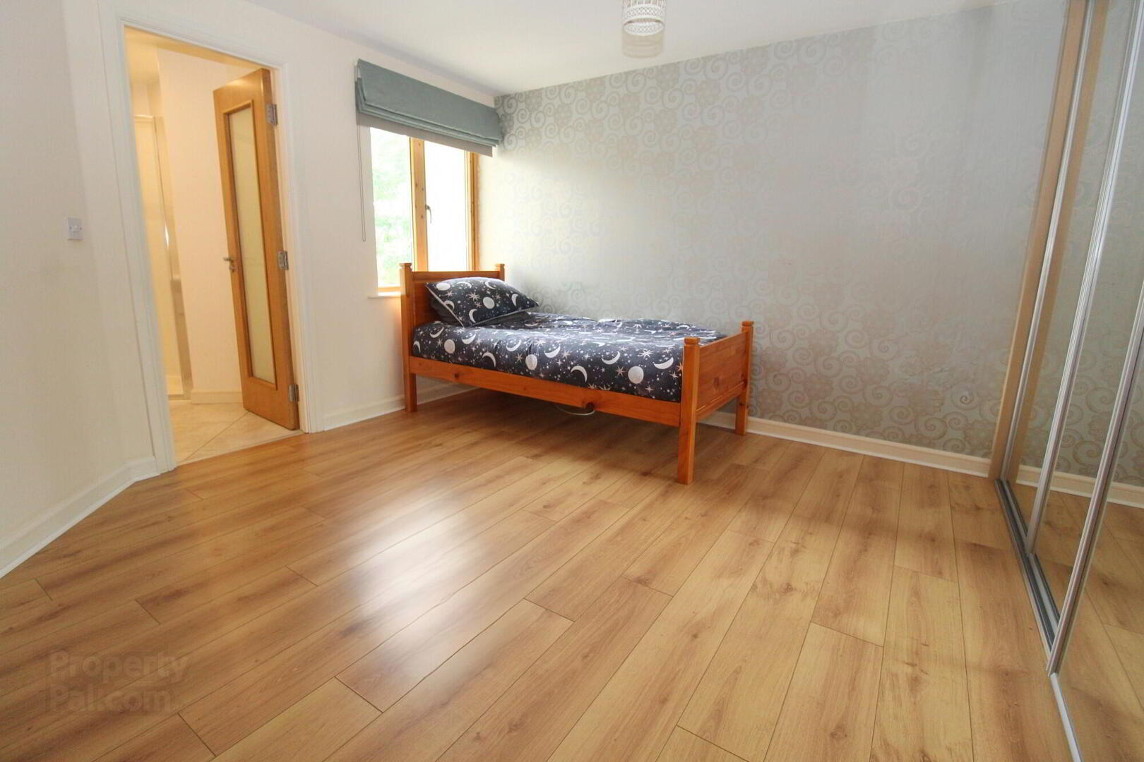 92 Castle Street 8 of 12