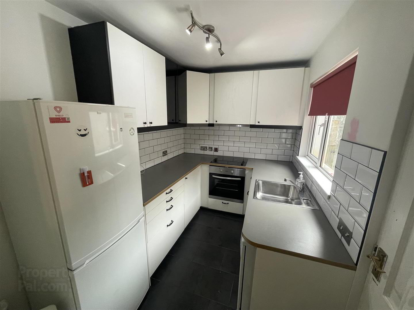 4 Hollycroft Avenue 1 of 6