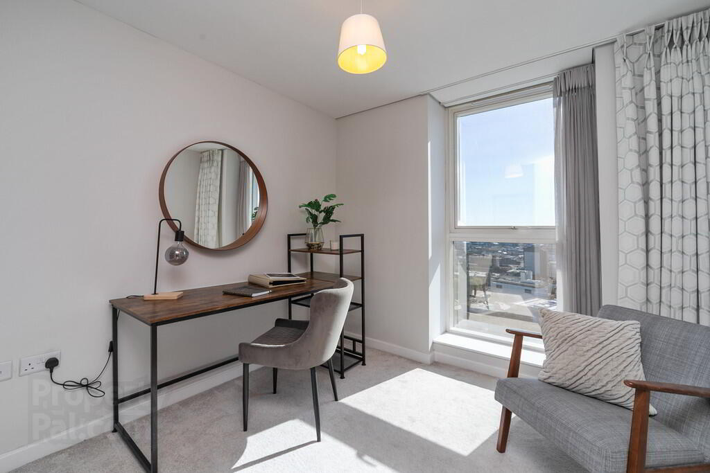 22-01, 62 Donegall Quay 14 of 18