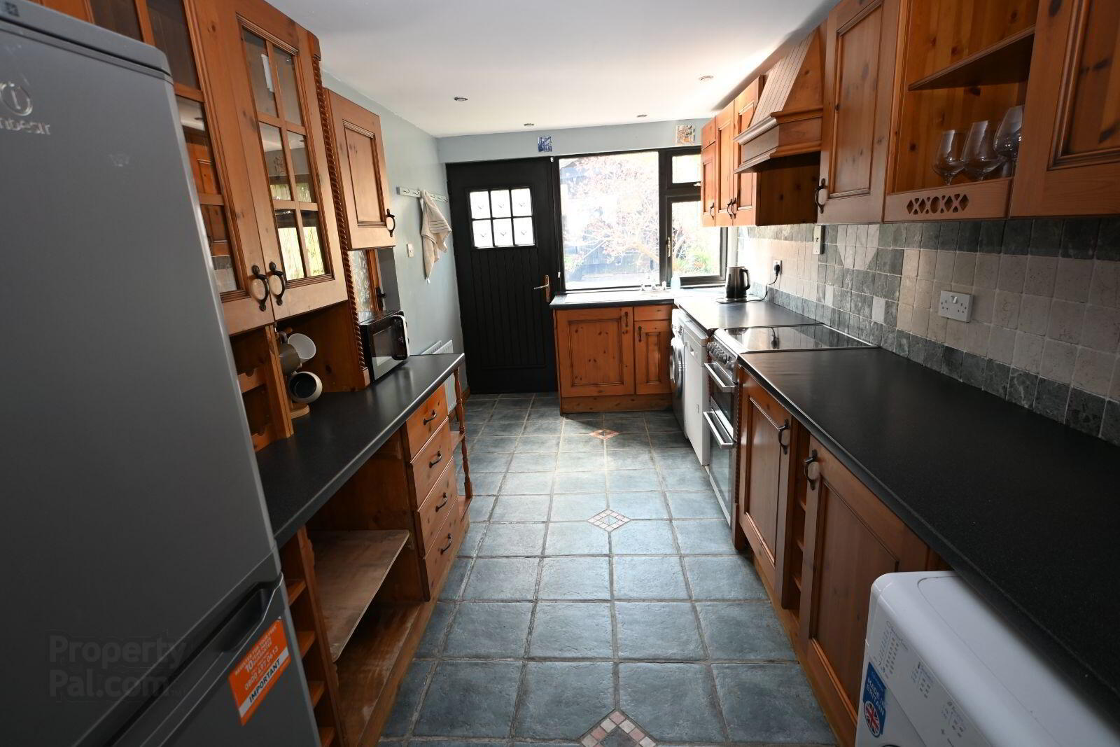 26 Calderwood Road 9 of 19
