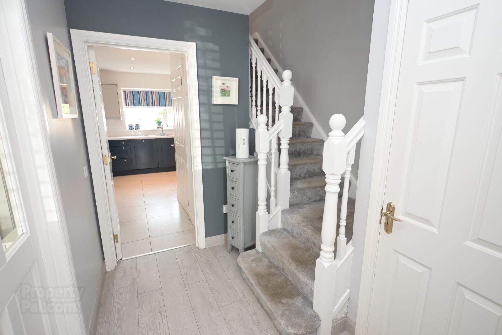32 Avondale Mews 12 of 29