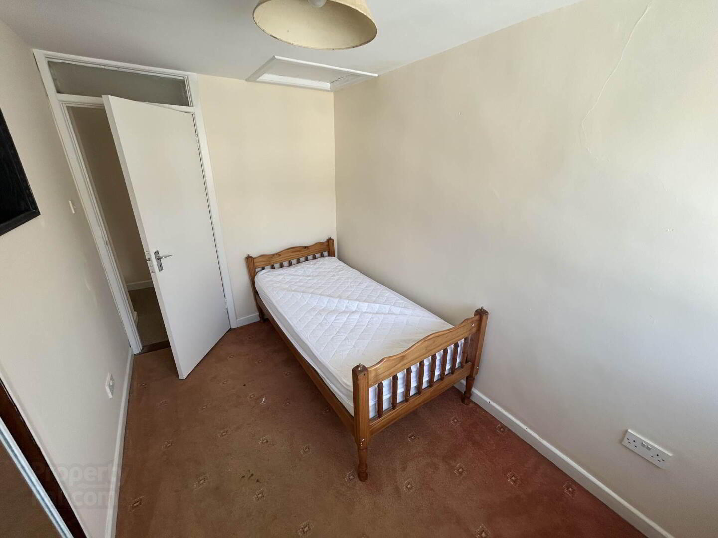 Brennane, 6 Mcnamara Terrace 8 of 12