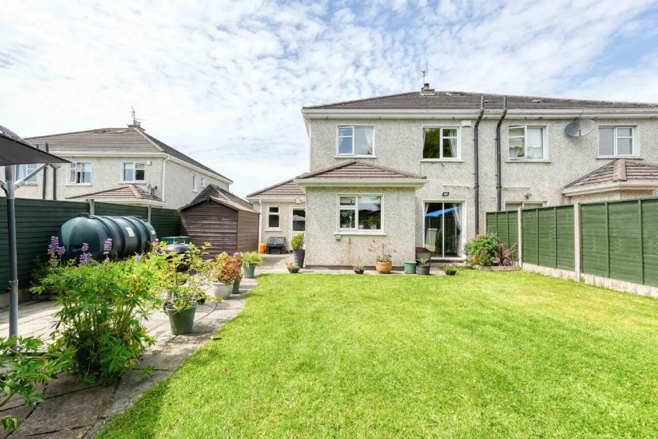 4 Heathfield Close 16 of 23