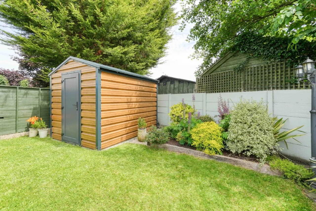 4 Heathfield Close 17 of 23