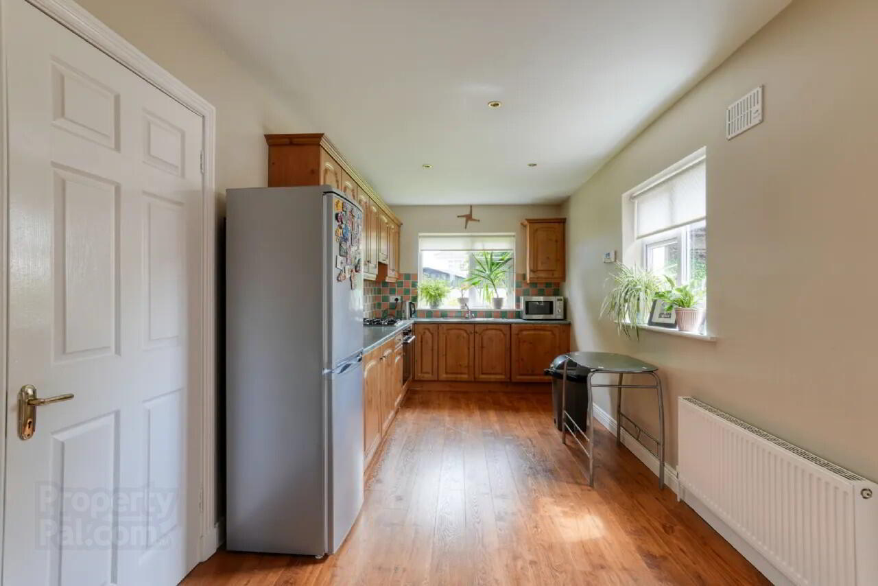 4 Heathfield Close 21 of 23