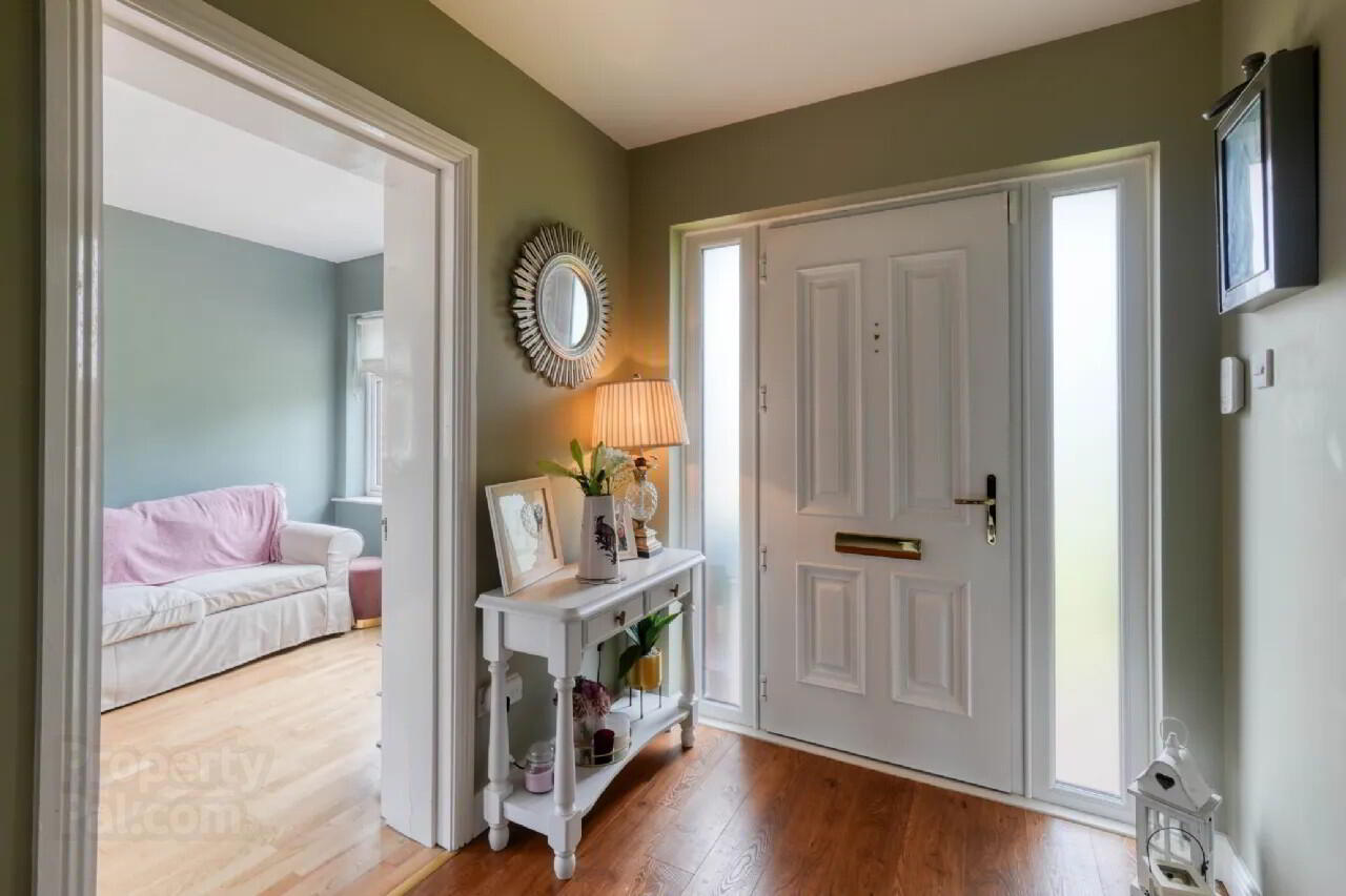 4 Heathfield Close 22 of 23