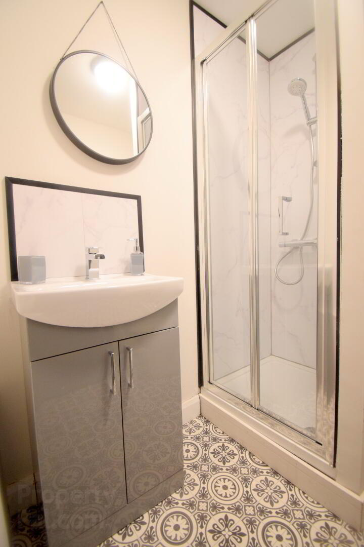 Unit 5a, Heath Lodge Square 16 of 17