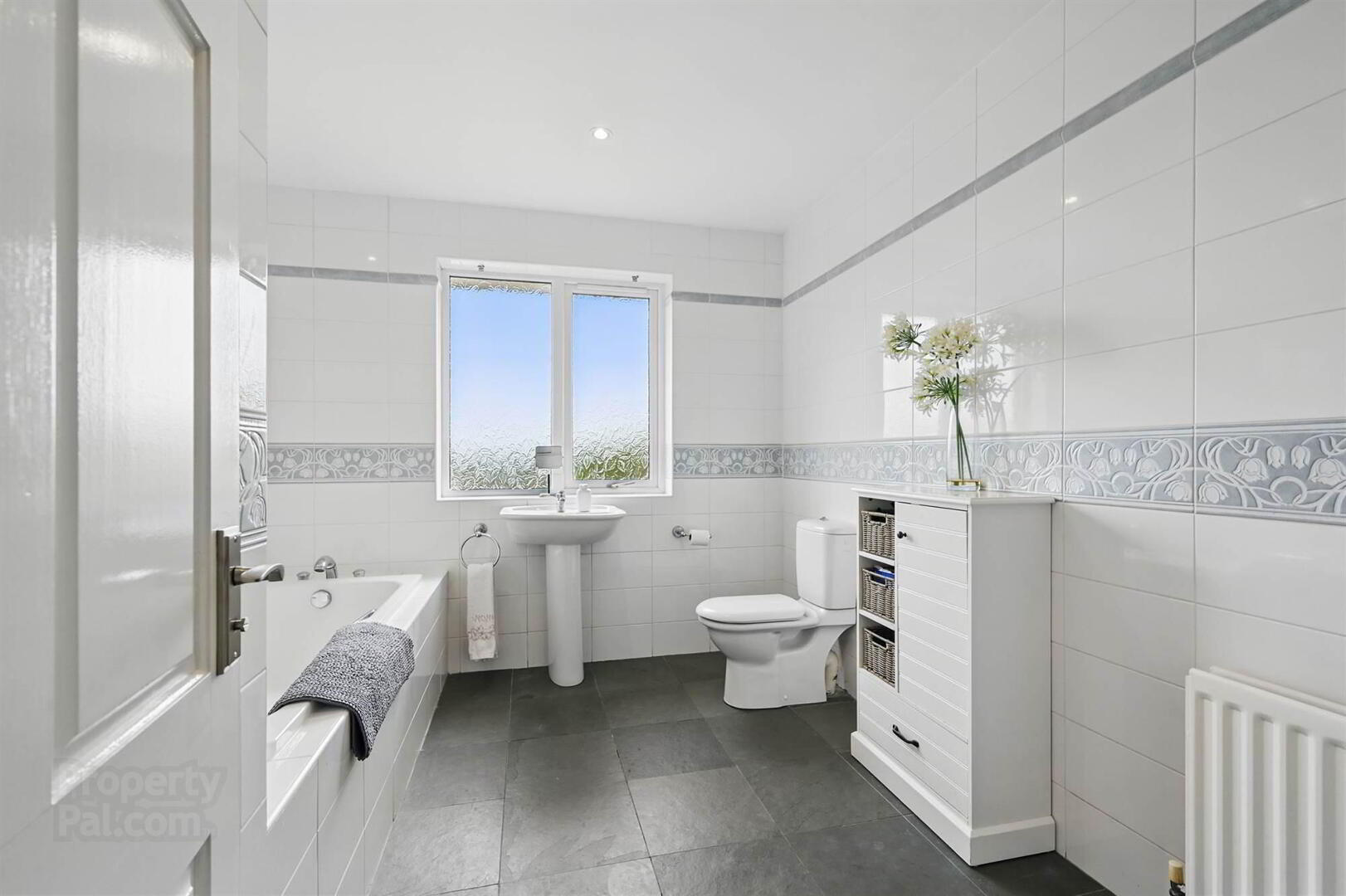 14 Manor Hill 31 of 48