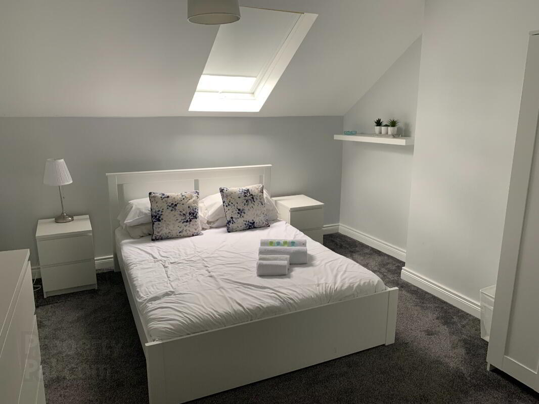 Apt 3, 38 Eglantine Avenue 5 of 6