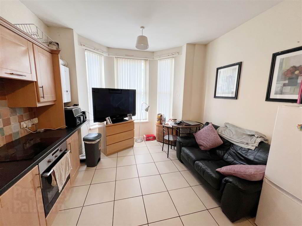 Flat 1, 77 Wellesley Avenue 3 of 3