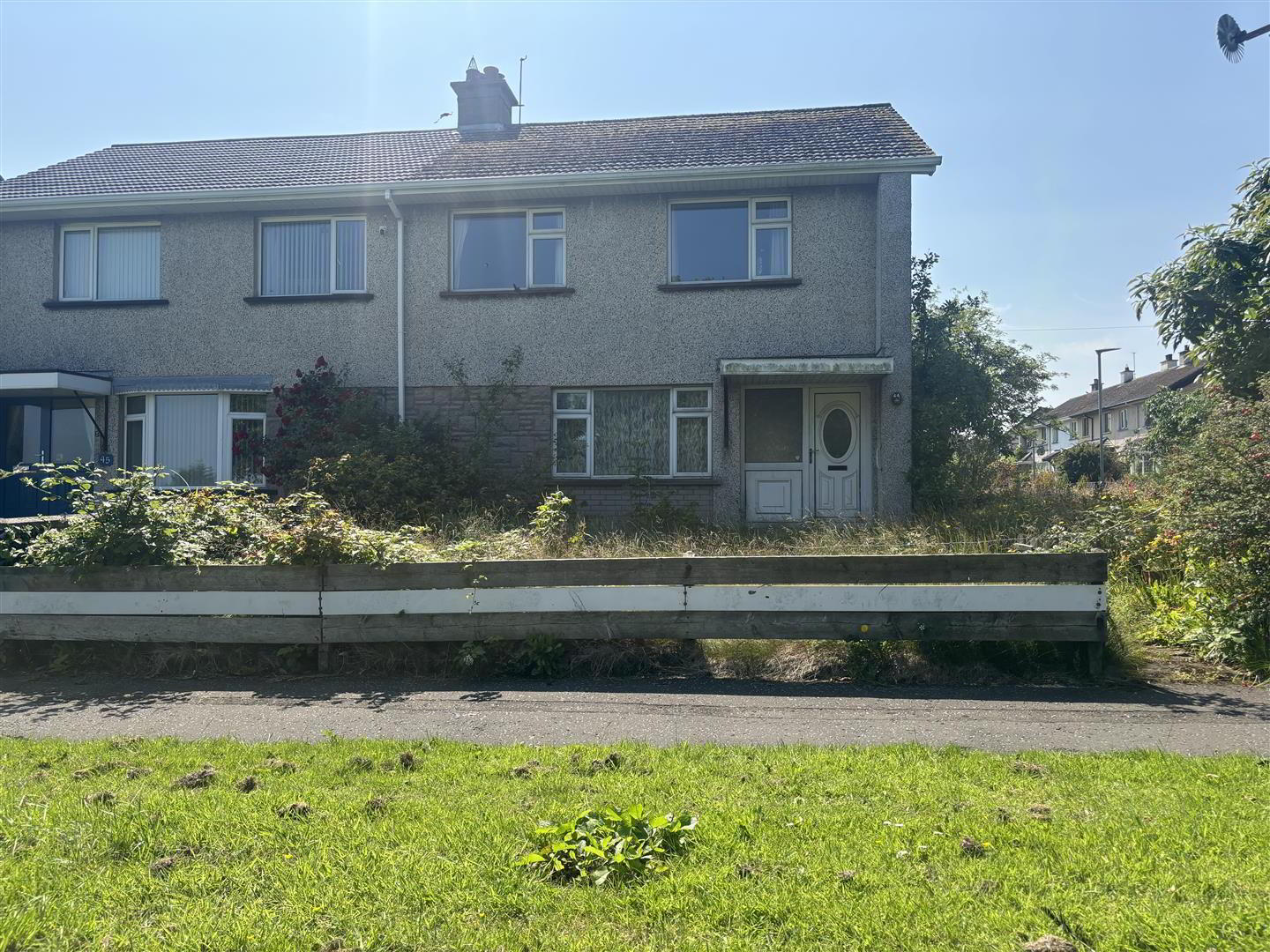 44 Kings Lane 1 of 7