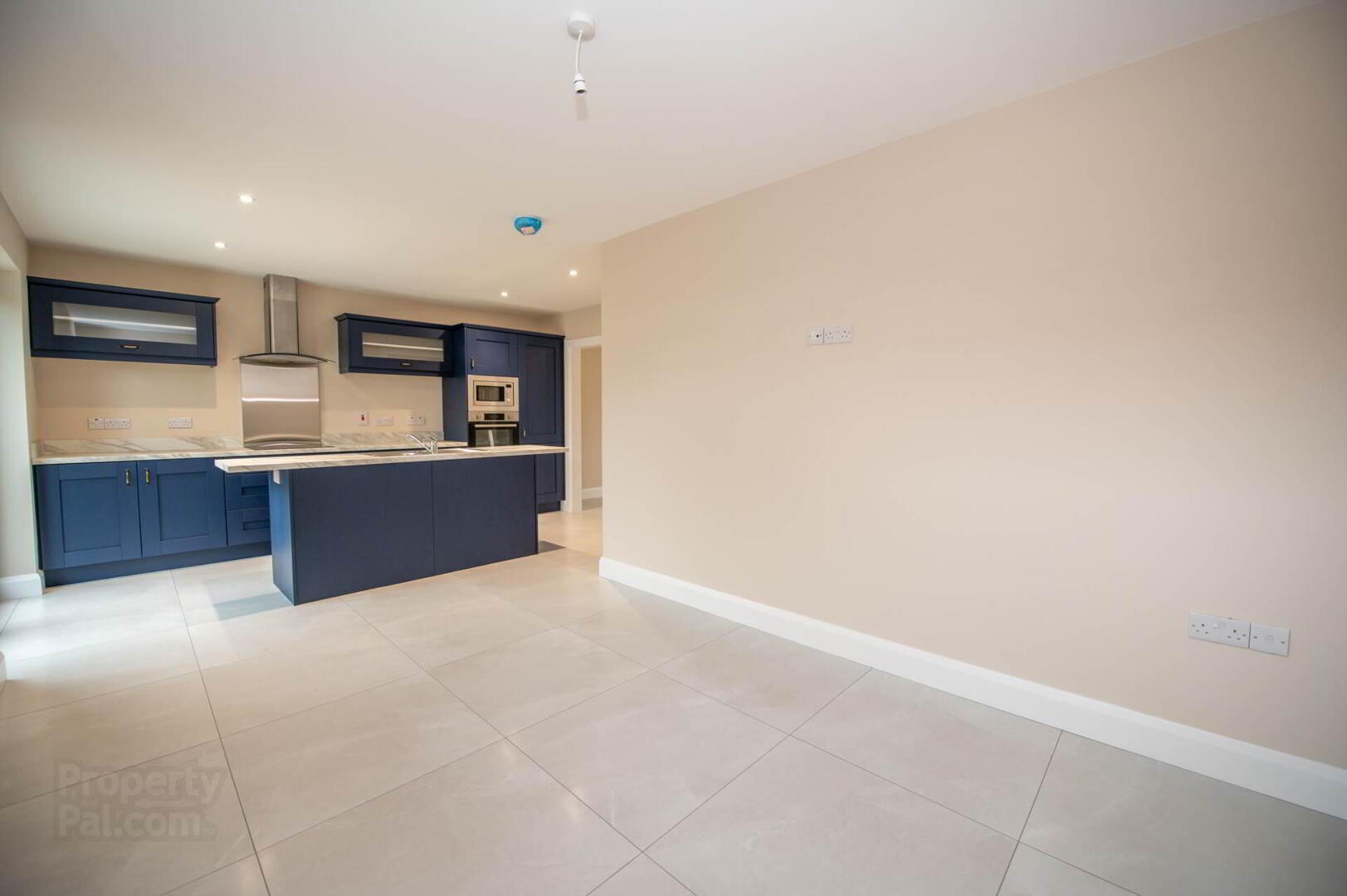 8 Drumcarbit Mews 12 of 38
