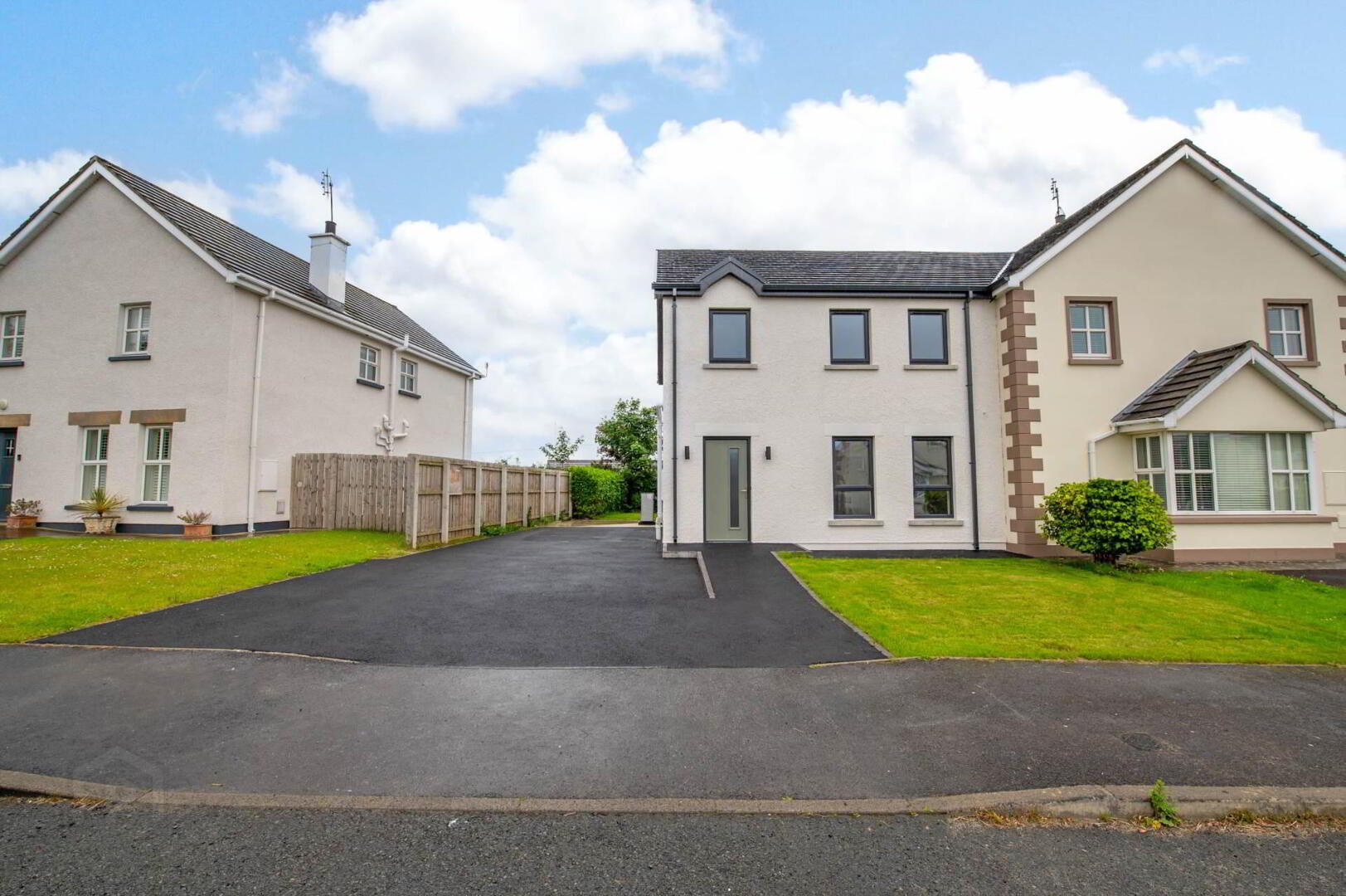 8 Drumcarbit Mews 34 of 38