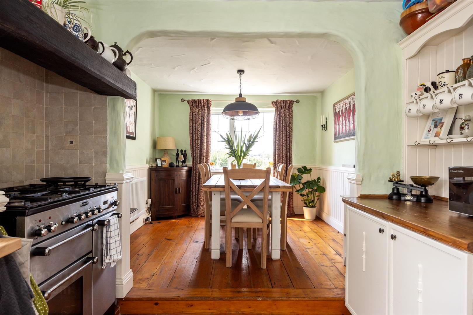 Bramble Cottage, 132 Thornyhill Road 9 of 36