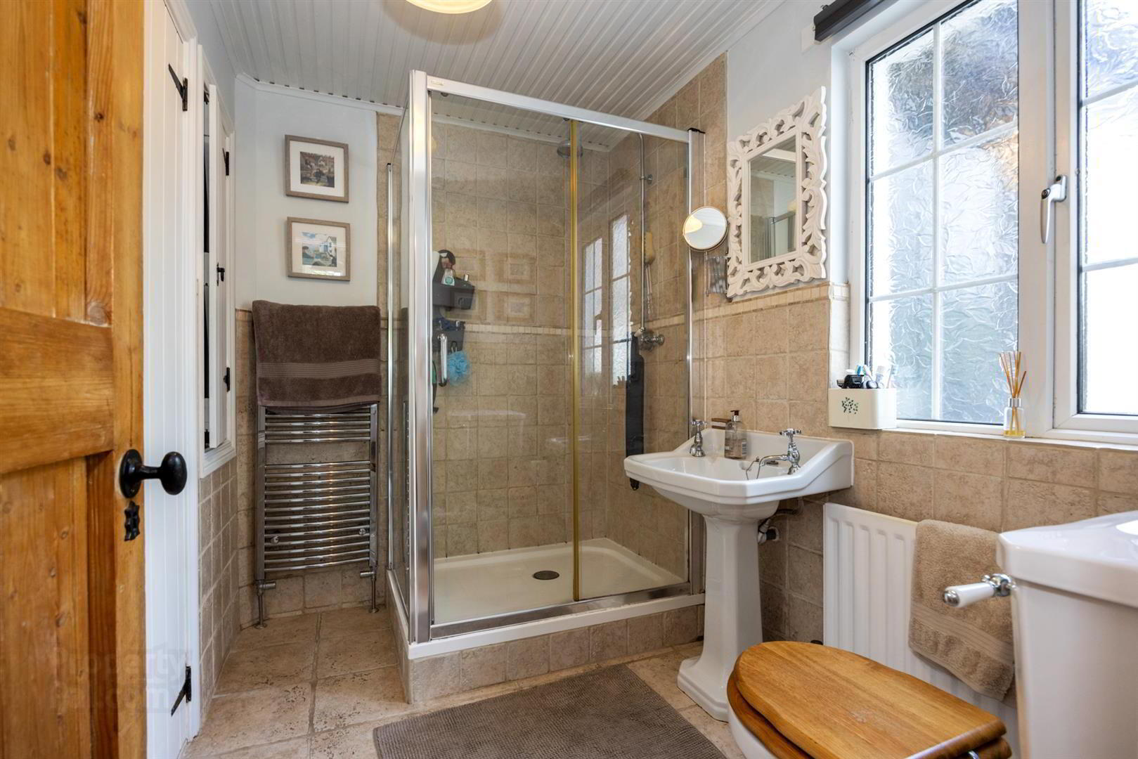 Bramble Cottage, 132 Thornyhill Road 11 of 36