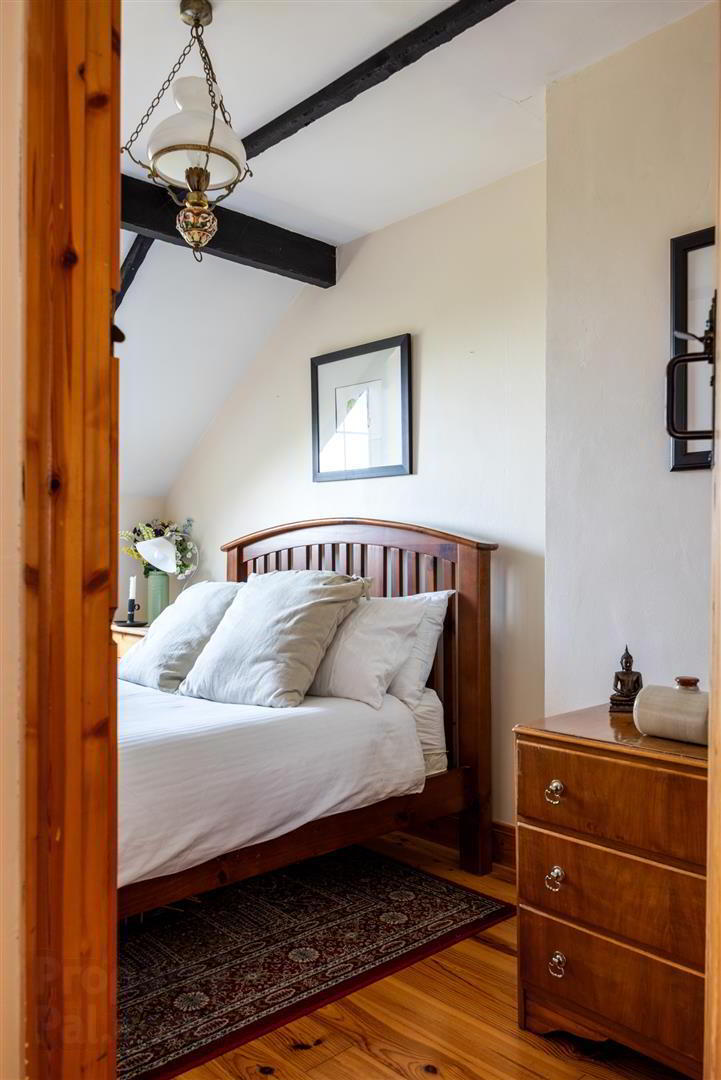 Bramble Cottage, 132 Thornyhill Road 24 of 36