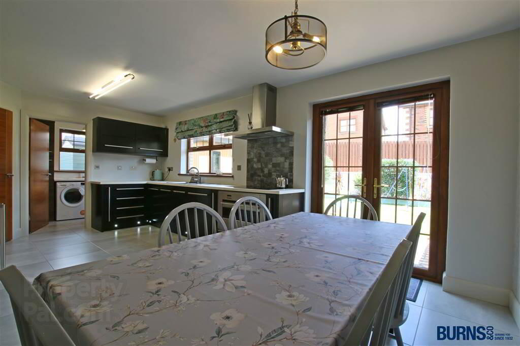 8 Hawthorne Crescent 10 of 27