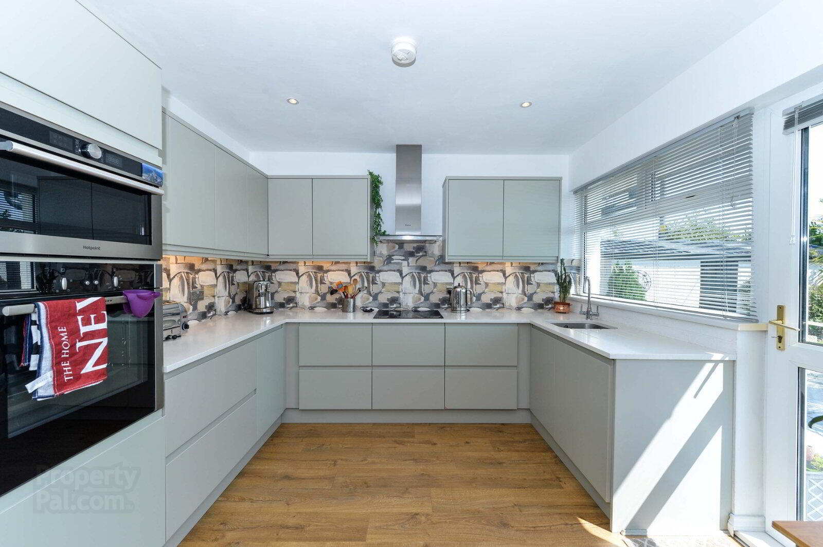 14 Belvedere Road 3 of 21