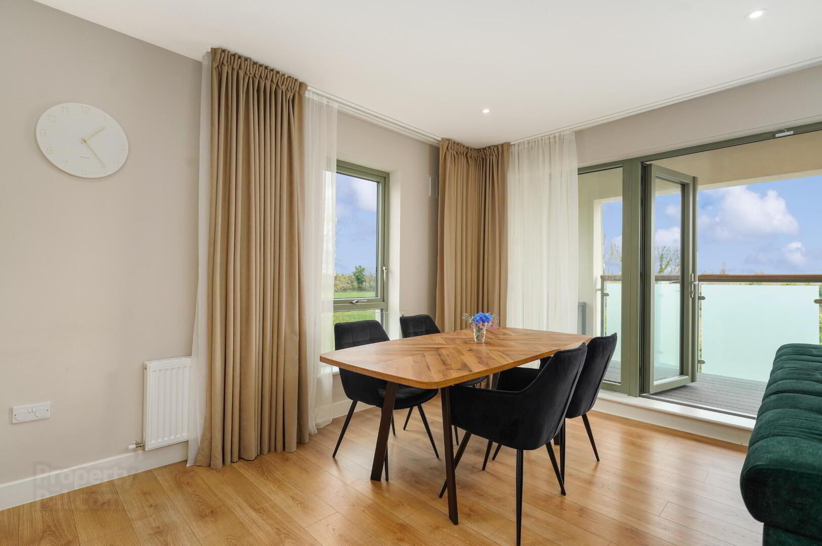 15 Newtown Walk 11 of 33