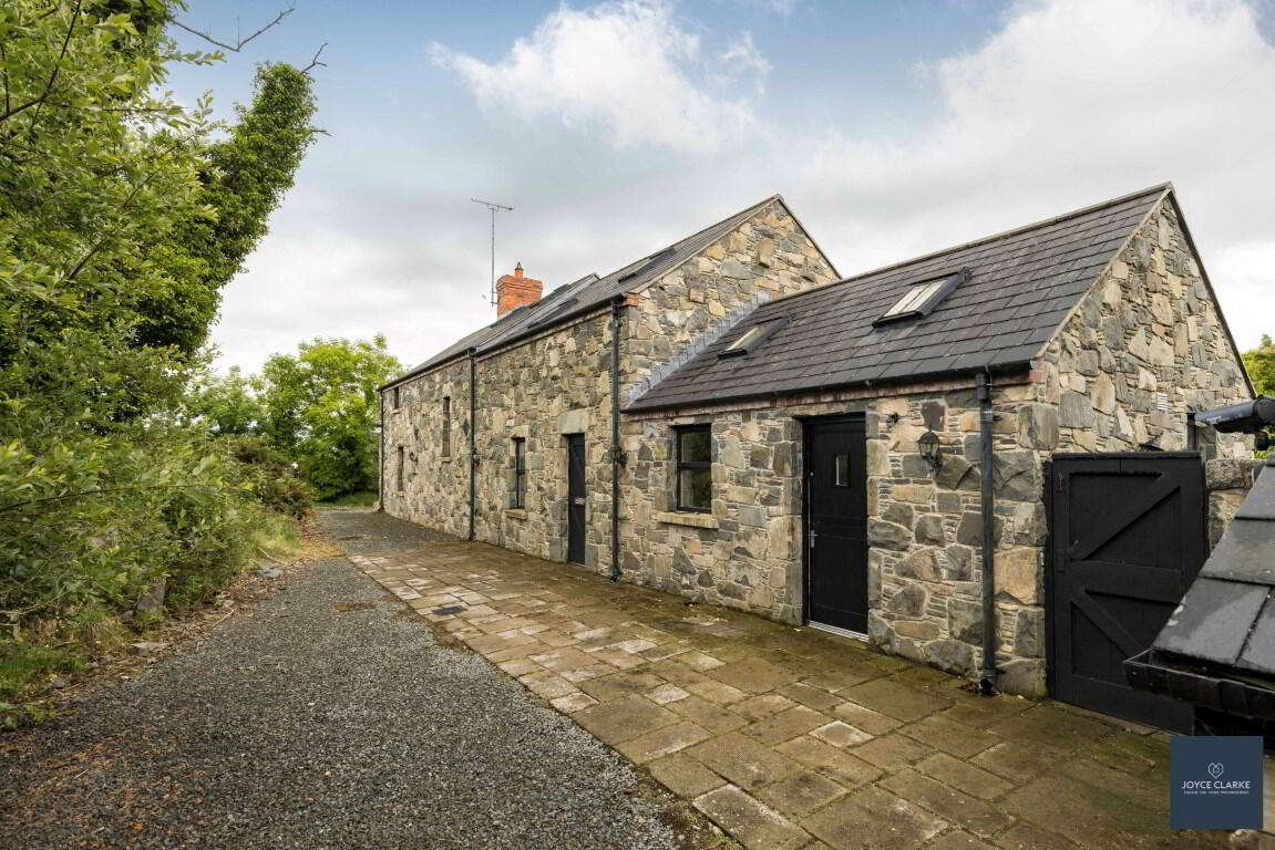 25b Magheralone Road 4 of 50