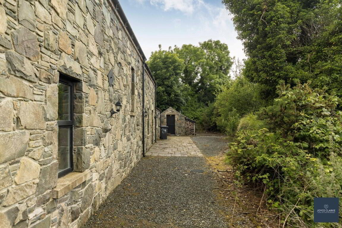 25b Magheralone Road 5 of 50
