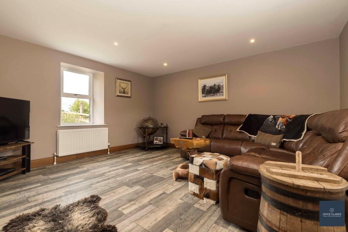 25b Magheralone Road 11 of 50