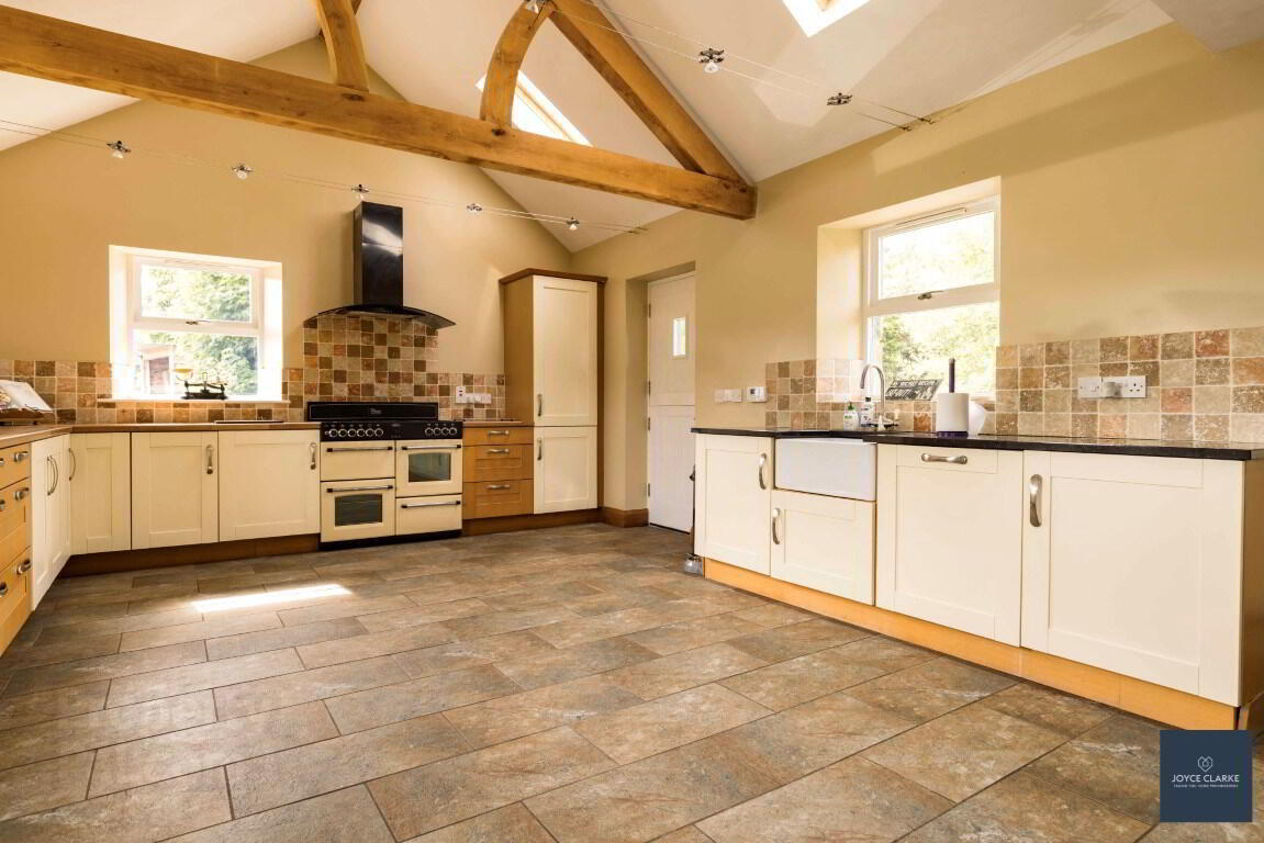 25b Magheralone Road 13 of 50