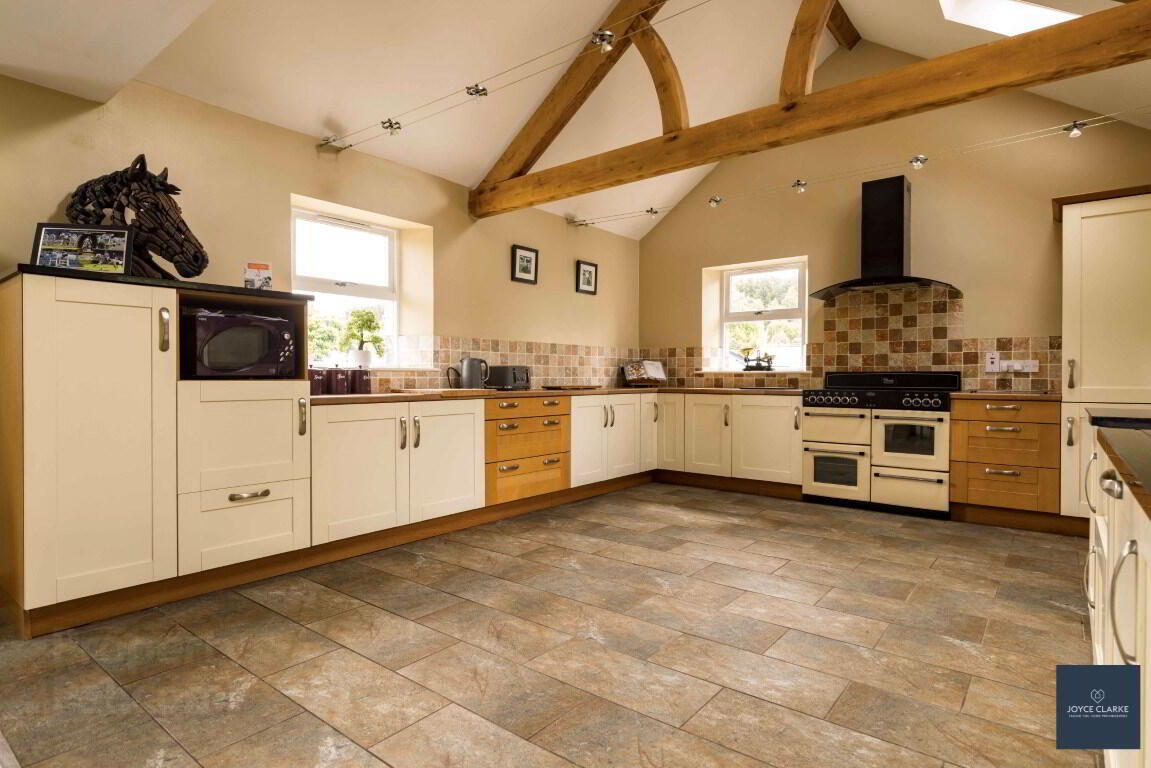25b Magheralone Road 14 of 50