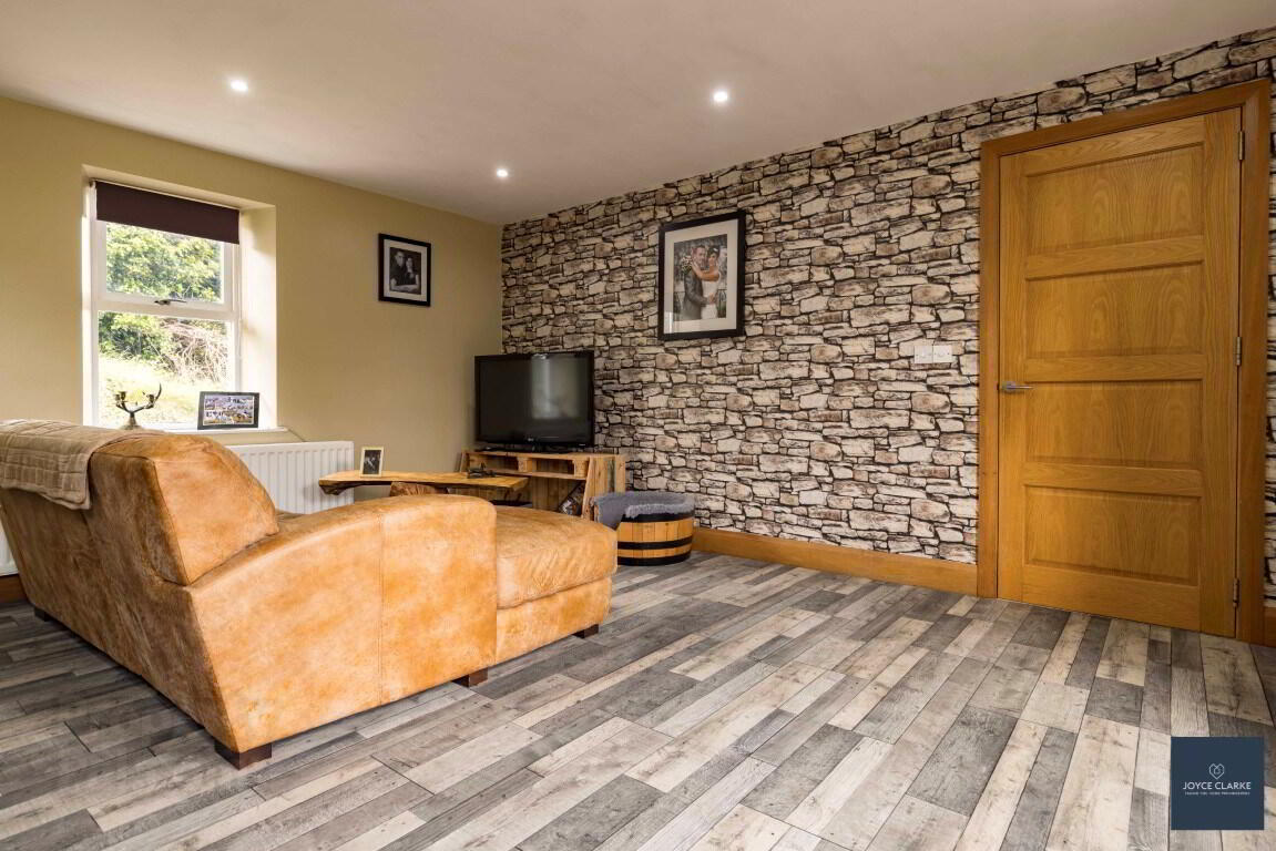 25b Magheralone Road 18 of 50