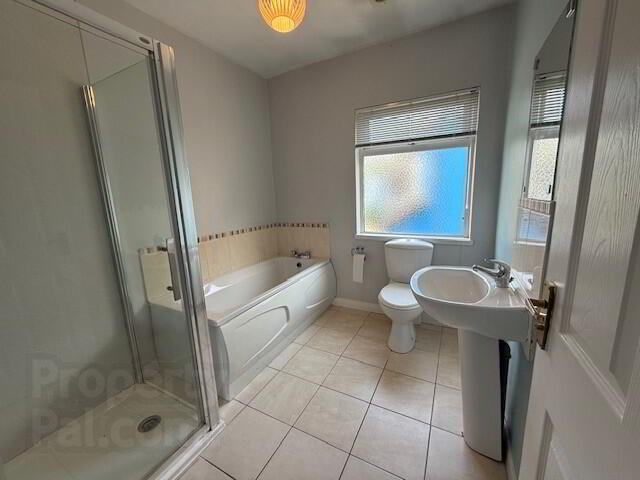 4 Railway Street 17 of 20