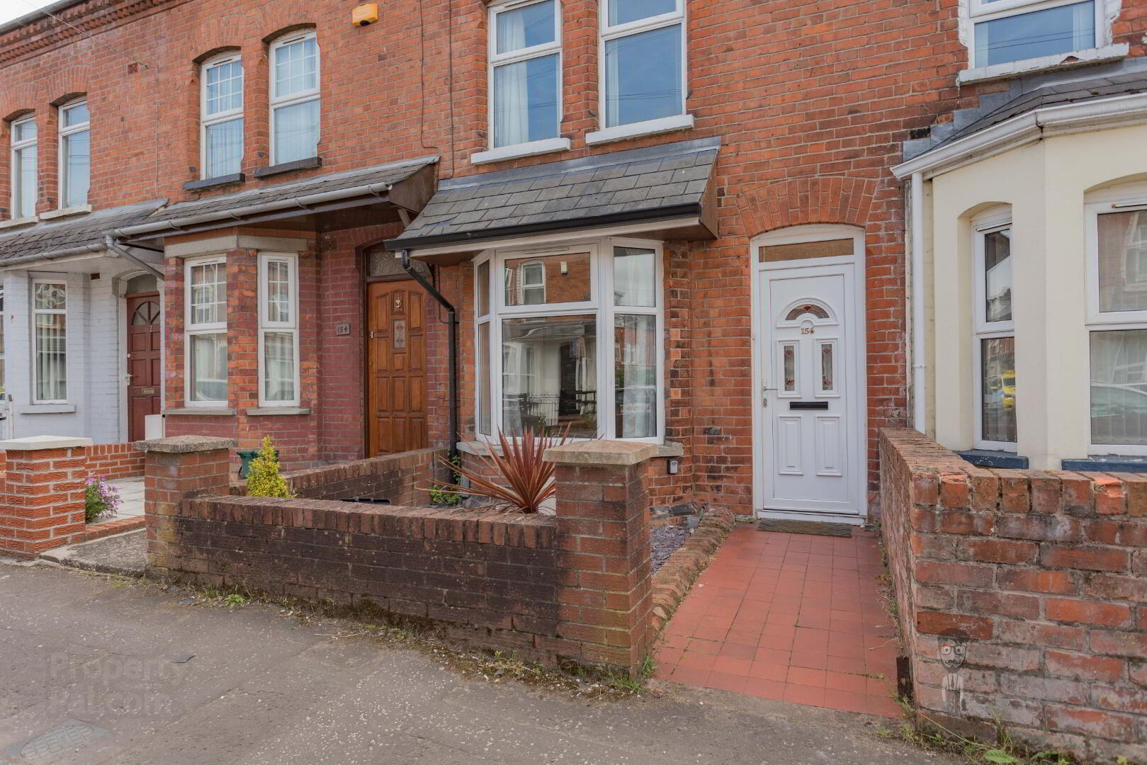 Room 4 156 Dunluce Avenue 1 of 23