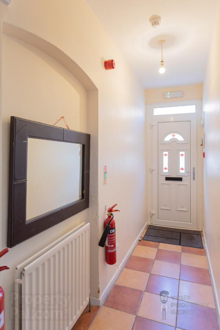 Room 4 156 Dunluce Avenue 3 of 23