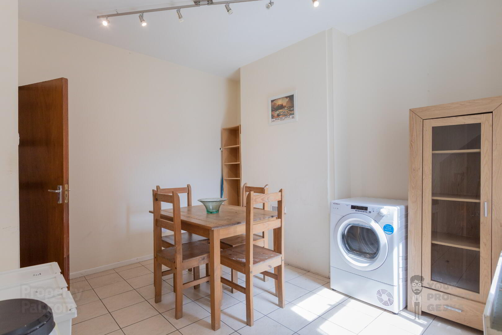 Room 4 156 Dunluce Avenue 5 of 23