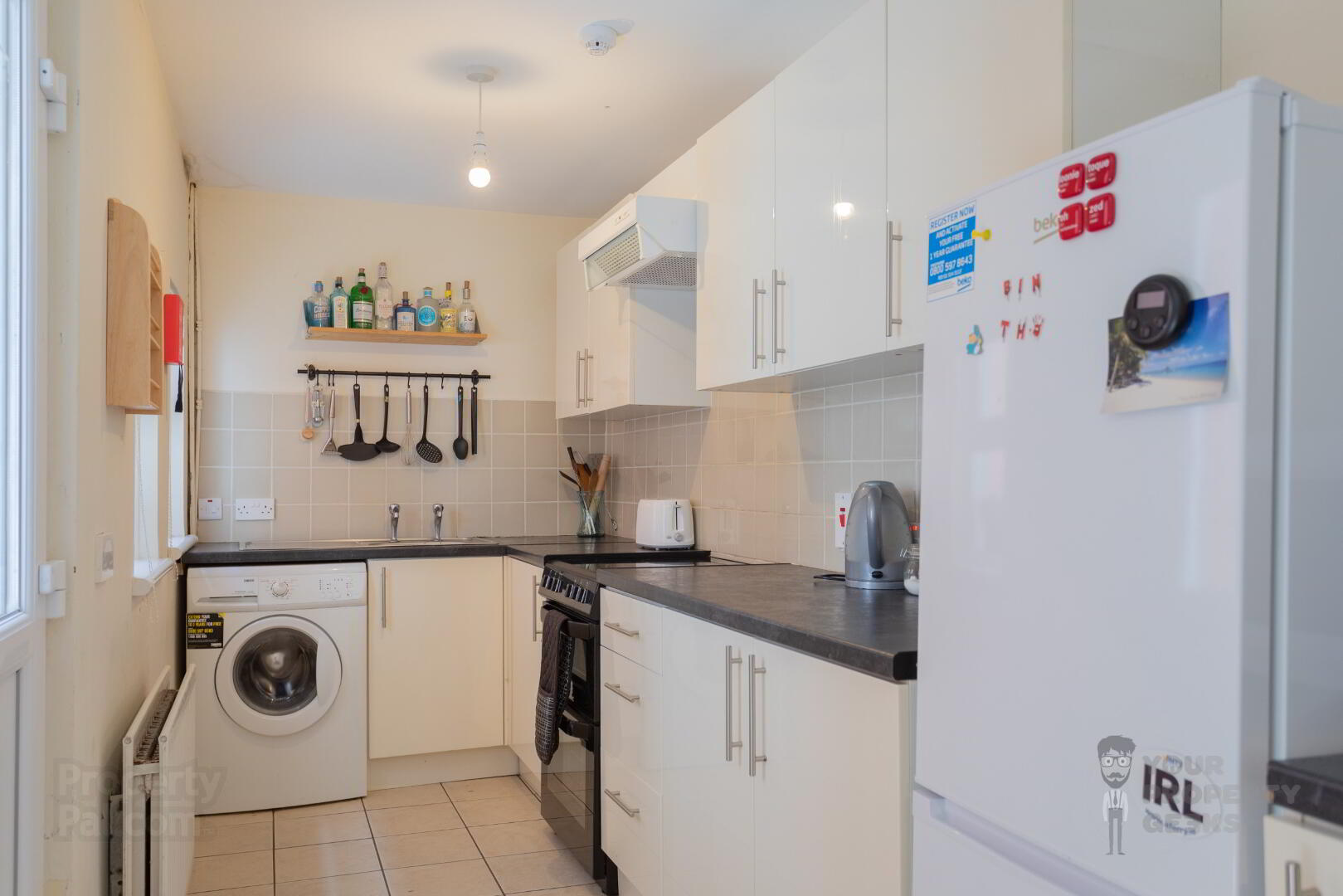 Room 4 156 Dunluce Avenue 7 of 23