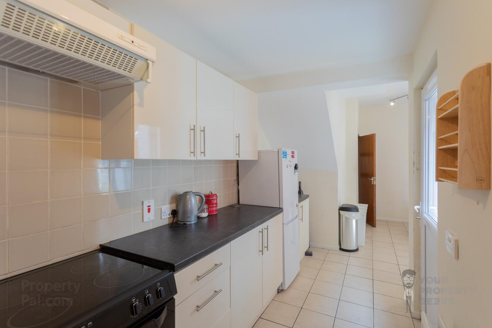 Room 4 156 Dunluce Avenue 9 of 23