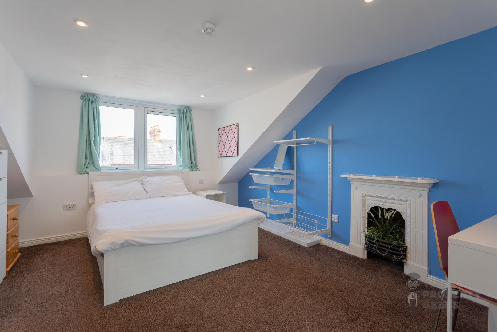 Room 4 156 Dunluce Avenue 13 of 23