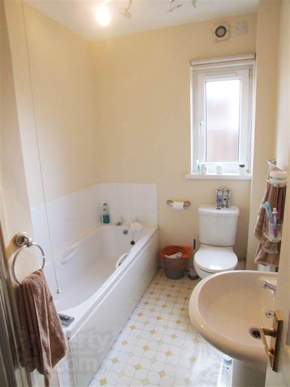 1, 7, Ailesbury Crescent 5 of 5