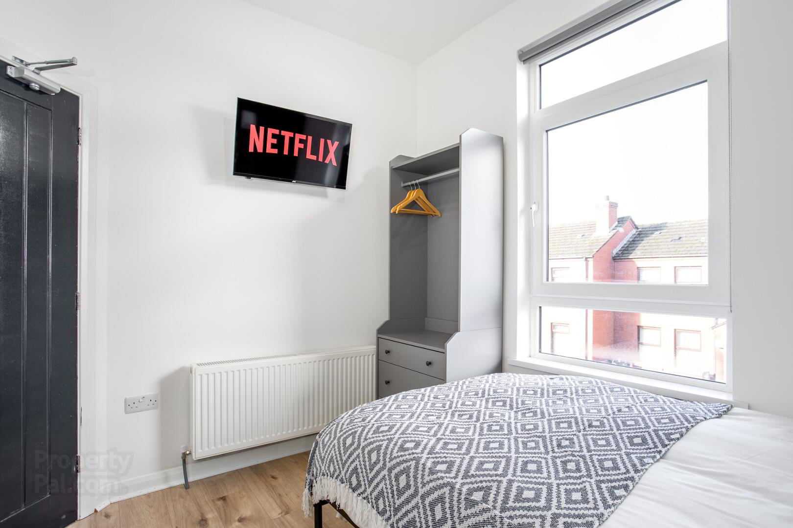 Room 4, 9 Frank Street 6 of 20