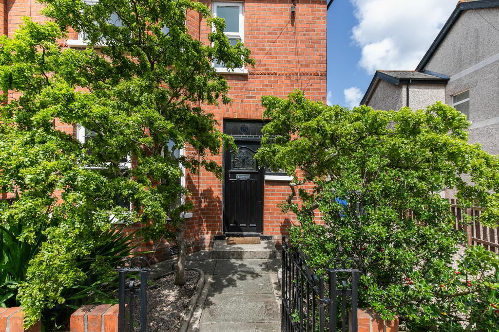158 Ardenlee Avenue 3 of 26