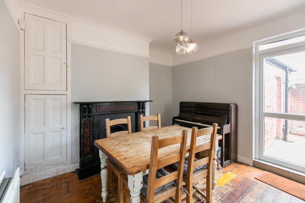 158 Ardenlee Avenue 8 of 26
