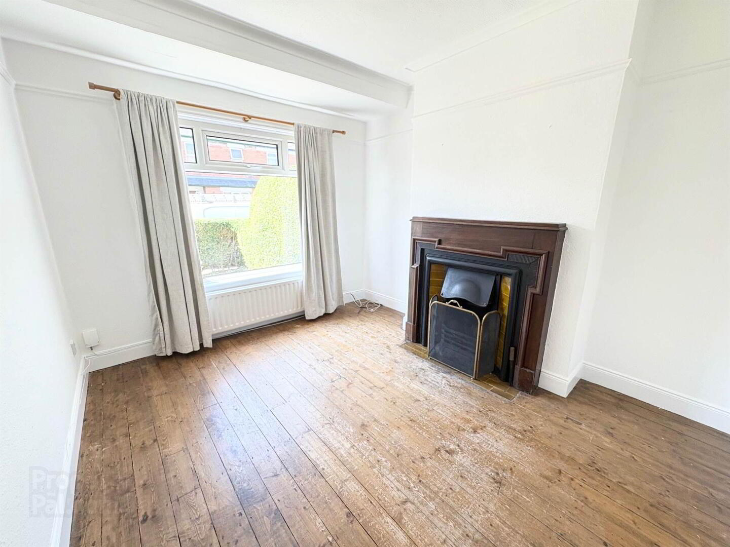 24 Eastleigh Crescent 4 of 13